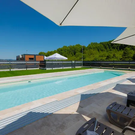 Quantara Domasa - Free Wellness & Private Jacuzzi Holcikovce