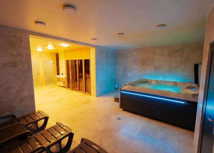 Quantara Domasa - Free Wellness & Private Jacuzzi Holcikovce