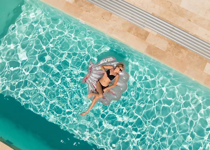 Quantara Domasa - Free Wellness & Private Jacuzzi *